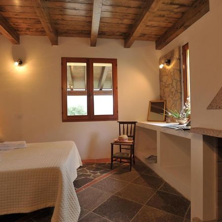Lierus B&B Gonnosfanàdiga Exterior foto
