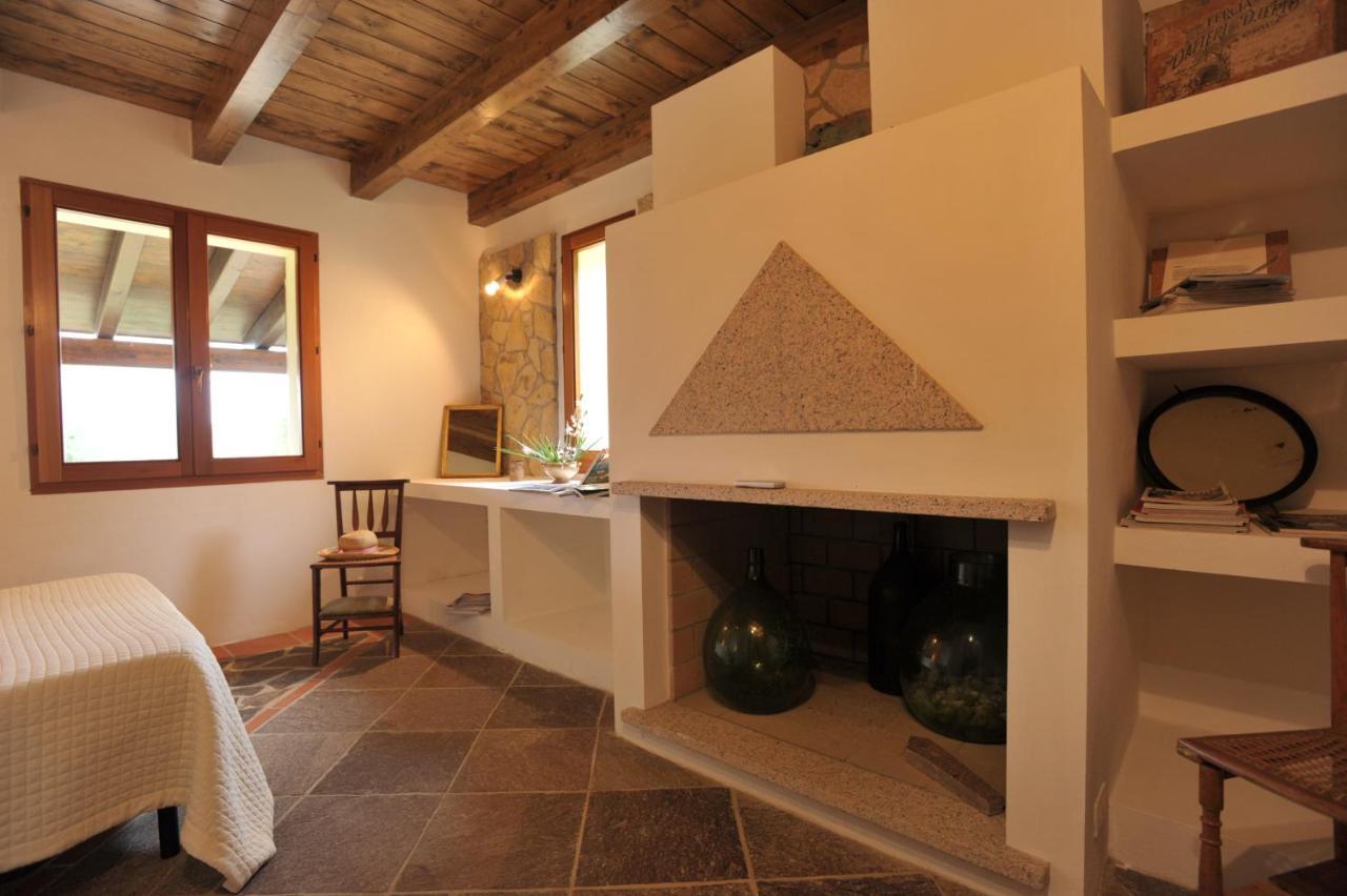 Lierus B&B Gonnosfanàdiga Exterior foto
